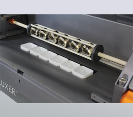 Katanax X-Fluxer® X-600 – Detailansicht: Tiegelhalter mit eingesetzten Platintiegeln und Teflonbechern zur Lösungsherstellung